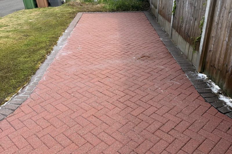 How to Remove Oil Stains from a Driveway: DIY vs. Professional Methods